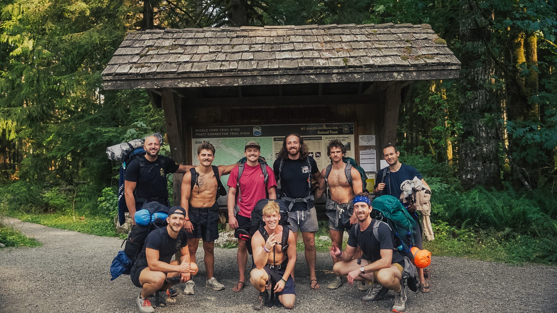 Group photo at trailhead